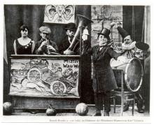 Brecht in Karl Valentin's orchestra, c. 1920 Photo: Kuehn und Hitze, Munich